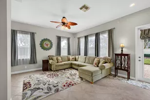 659 Cresta Cir, West Palm Beach, FL 33413 - Photo 15