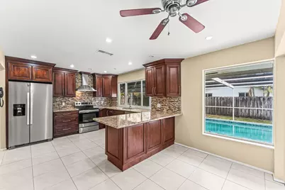 8821 NW 3rd Street, Pembroke Pines, FL 33024 - Photo 11