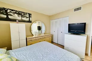 8201 NW 8th St, Miami, FL 33126 - Photo 23