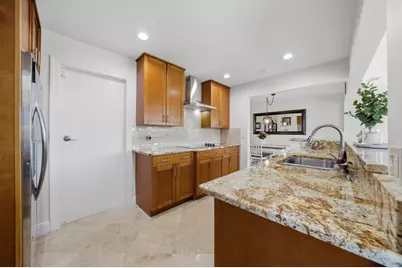 2390 SW 14th Avenue, Boynton Beach, FL 33426 - Photo 9