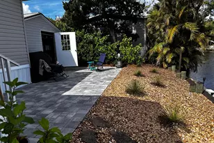 121 SE Paradise Pl, Stuart, FL 34997 - Photo 11