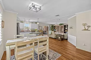 121 SE Paradise Pl, Stuart, FL 34997 - Photo 9