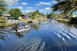 121 SE Paradise Pl, Stuart, FL 34997 - Photo 3