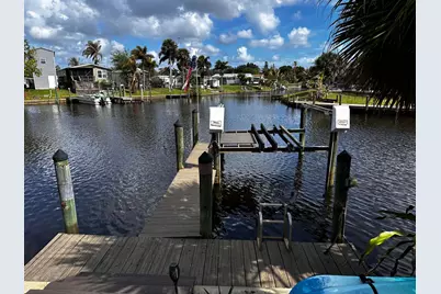 121 SE Paradise Place, Stuart, FL 34997 - Photo 13