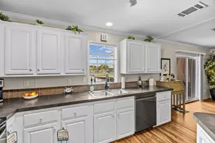 121 SE Paradise Pl, Stuart, FL 34997 - Photo 5