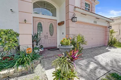 6842 Dogwood Lane, Margate, FL 33063 - Photo 9