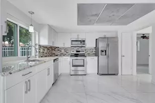 334 SW 13th Ave, Boynton Beach, FL 33435 - Photo 13