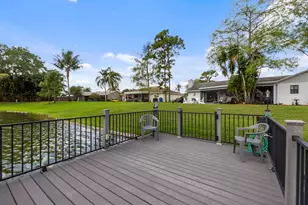 125 Parkwood Dr, Royal Palm Beach, FL 33411 - Photo 41