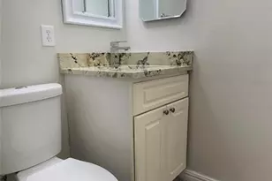 555 SE 8th St, Deerfield Beach, FL 33441 - Photo 23