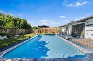 8610 NW 46th St, Lauderhill, FL 33351 - Photo 9