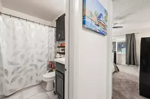 8610 NW 46th St, Lauderhill, FL 33351 - Photo 43