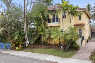 218 N Palmway, Lake Worth Beach, FL 33460 - Photo 1