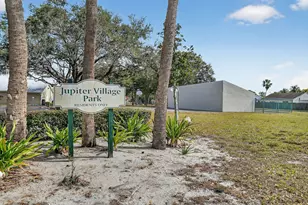 184 Greentree Cir, Jupiter, FL 33458 - Photo 23