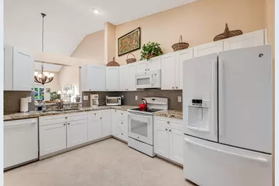 7690 Majestic Palm Drive, Boynton Beach, FL 33437 - Photo 19