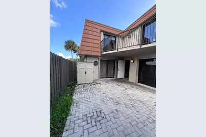 1532 W Harmony Lake Circle, Davie, FL 33324 - Photo 11