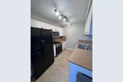 1532 W Harmony Lake Circle, Davie, FL 33324 - Photo 3