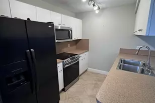 1532 W Harmony Lake Cir, Davie, FL 33324 - Photo 3