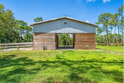 16105 Temple Boulevard, The Acreage, FL 33470 - Photo 23