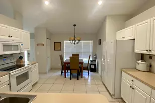 1094 Raintree Ln, Wellington, FL 33414 - Photo 7