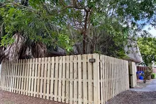 8201 SW 24th St, North Lauderdale, FL 33068 - Photo 15