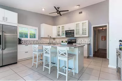 375 Sequoia Lane, Boca Raton, FL 33487 - Photo 3