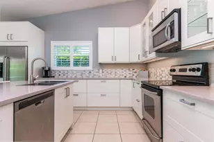 375 Sequoia Ln, Boca Raton, FL 33487 - Photo 5