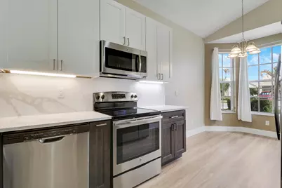 726 SW Aruba Bay, Port Saint Lucie, FL 34986 - Photo 9