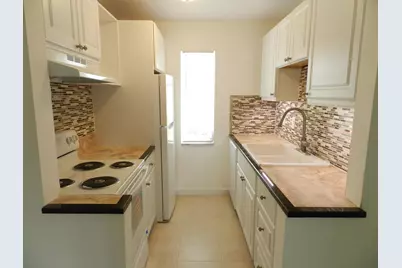 141 West Court, Royal Palm Beach, FL 33411 - Photo 5