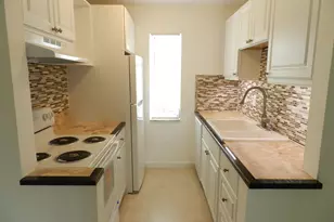 141 West Ct, Royal Palm Beach, FL 33411 - Photo 5