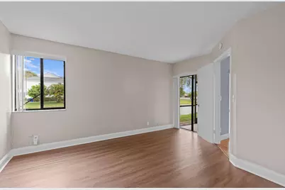 5545 Courtyard Drive, Margate, FL 33063 - Photo 11