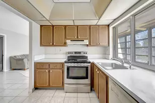 9101 Lime Bay Blvd, Tamarac, FL 33321 - Photo 5