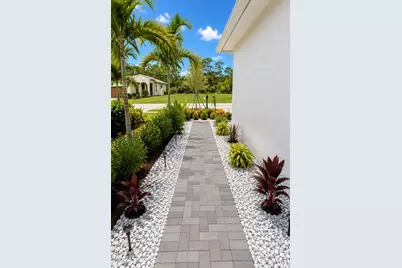 187 SE Via Sangro, Port Saint Lucie, FL 34952 - Photo 25