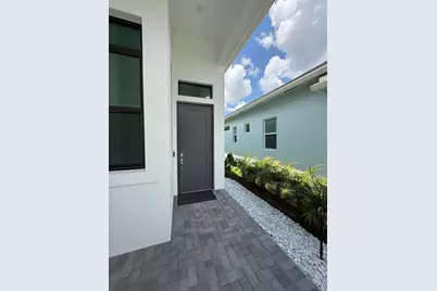 187 SE Via Sangro, Port Saint Lucie, FL 34952 - Photo 3