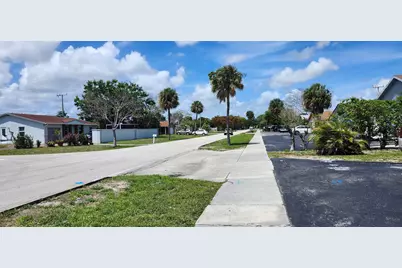 564 Holly Drive #1, Palm Beach Gardens, FL 33410 - Photo 19