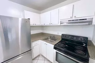 519 W Kalmia Dr, West Palm Beach, FL 33403 - Photo 9