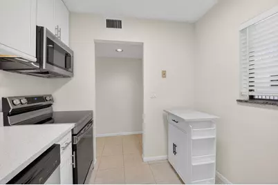 5100 Las Verdes Circle #215, Delray Beach, FL 33484 - Photo 11