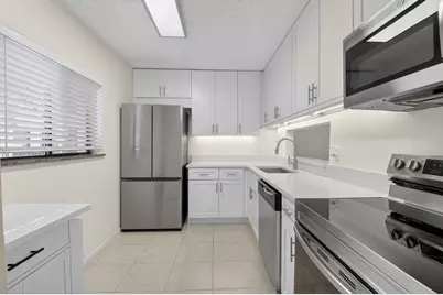 5100 Las Verdes Circle #215, Delray Beach, FL 33484 - Photo 7