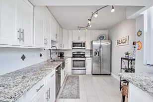 8200 Lakeshore Dr, Hypoluxo, FL 33462 - Photo 11