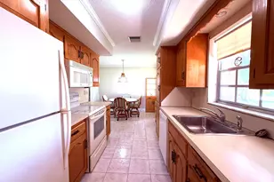 532 SE Brookside Terrace, Port Saint Lucie, FL 34983 - Photo 3