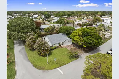 1904 NE Avenida Dracaena, Jensen Beach, FL 34957 - Photo 27