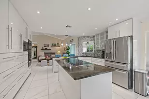 1064 Raintree Ln, Wellington, FL 33414 - Photo 13