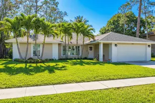 1064 Raintree Ln, Wellington, FL 33414 - Photo 3