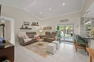 1064 Raintree Ln, Wellington, FL 33414 - Photo 9