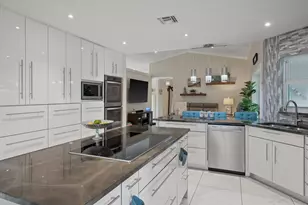 1064 Raintree Ln, Wellington, FL 33414 - Photo 15