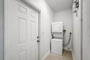 518 Biscayne Dr, West Palm Beach, FL 33401 - Photo 5