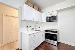 518 Biscayne Dr, West Palm Beach, FL 33401 - Photo 3