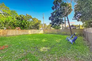 518 Biscayne Dr, West Palm Beach, FL 33401 - Photo 23