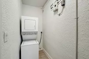 518 Biscayne Dr, West Palm Beach, FL 33401 - Photo 21