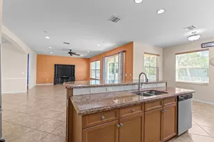 9723 Phipps Ln, Wellington, FL 33414 - Photo 9