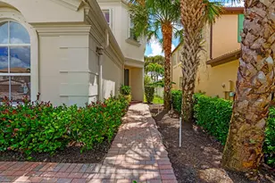 9723 Phipps Ln, Wellington, FL 33414 - Photo 3